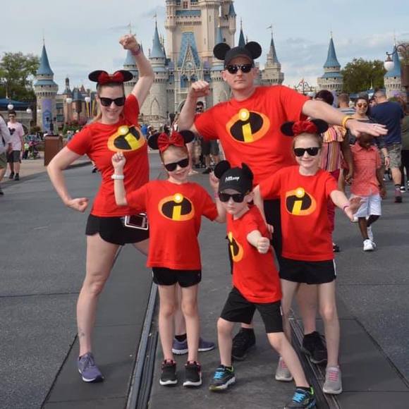 Meet your Posher, Julie - Picture 1 of 1